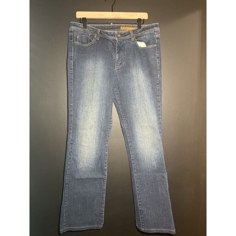 AKADEMIKS STREET JEANS AKDMKS MENS DISTRESSED RN 0100964 LIGHT WASH 36x31 (D4)